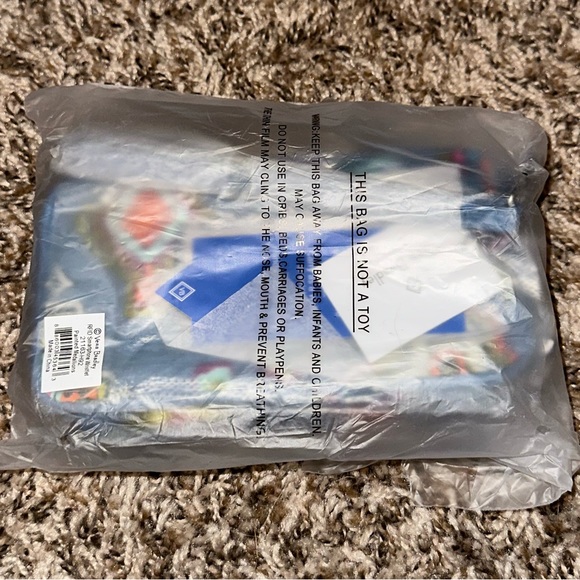 BNWOT Vera Bradley Smartphone Wristlet: “Painted Medallions” - Picture 12 of 16